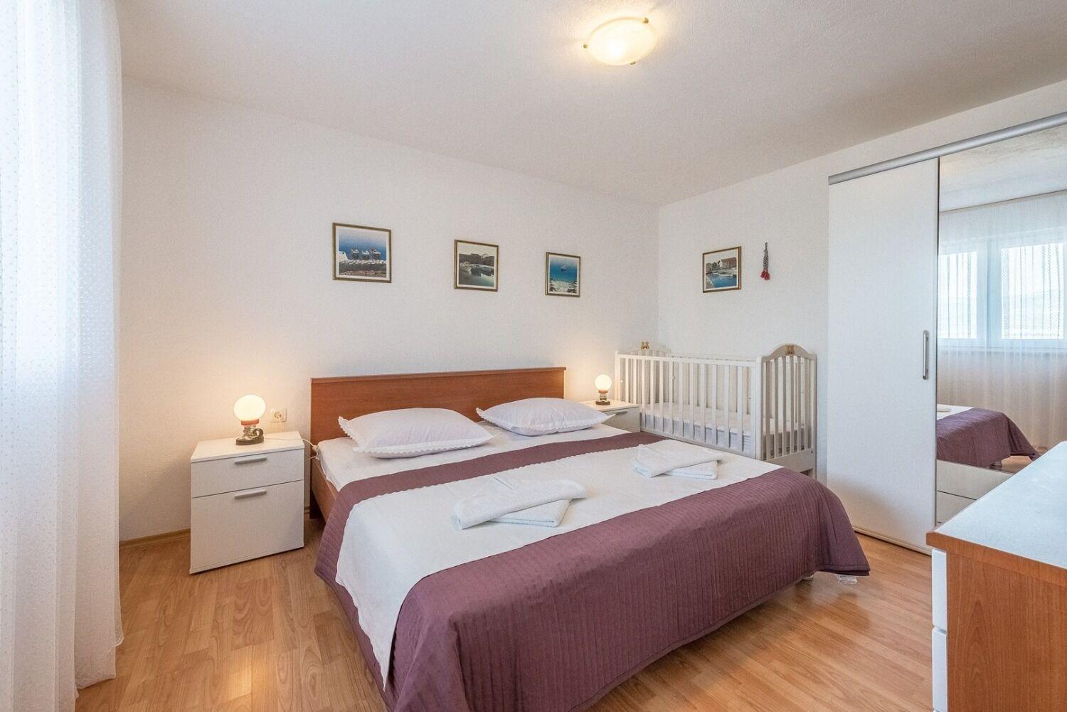 Apartment Bubi Trogir Bagian luar foto