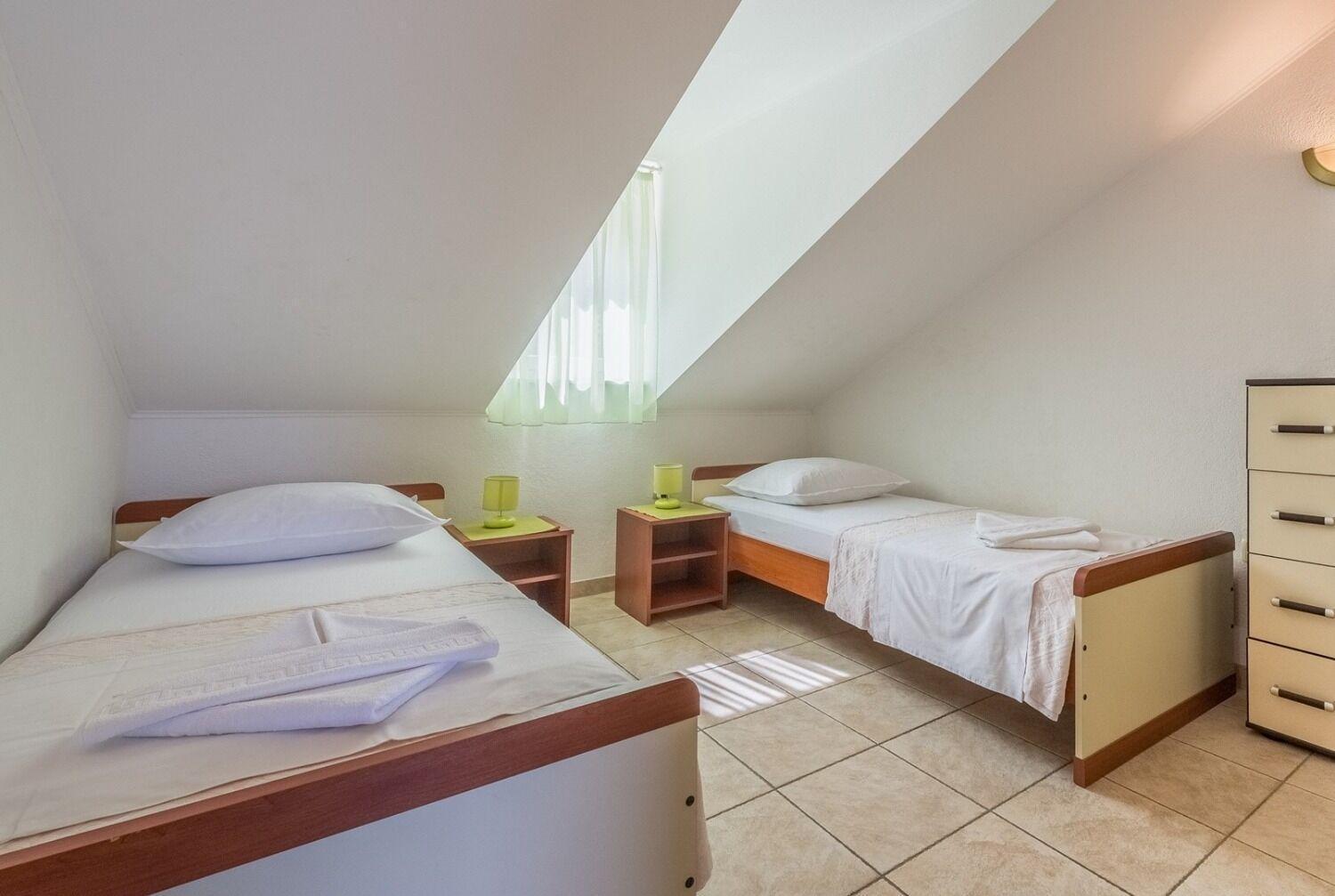 Apartment Bubi Trogir Bagian luar foto