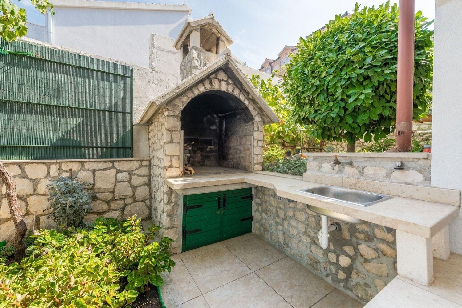 Apartment Bubi Trogir Bagian luar foto